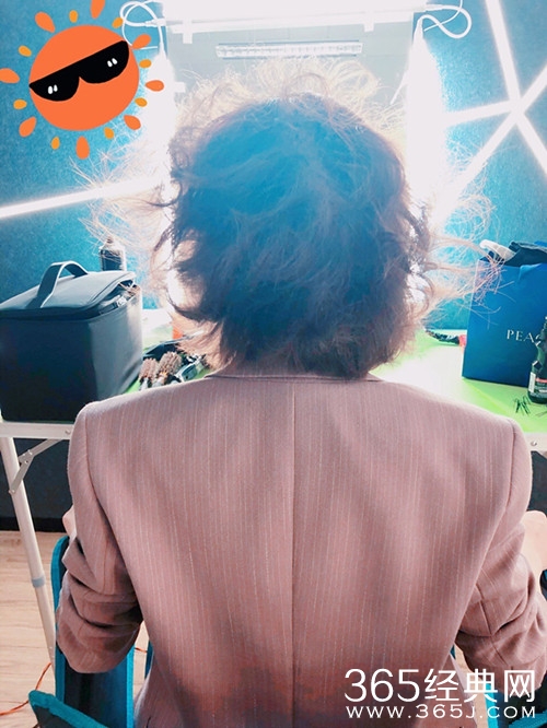 蓝盈莹爆炸头曝光，网友直呼可爱