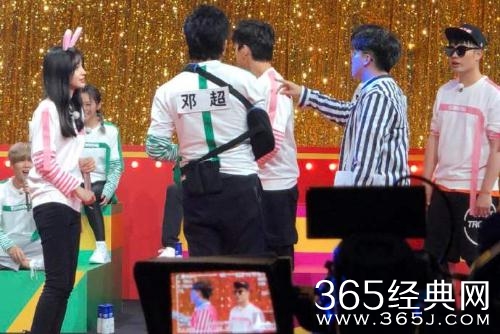 奔跑吧2苏州站邓超受伤了吗 右臂怎么绑着绷带