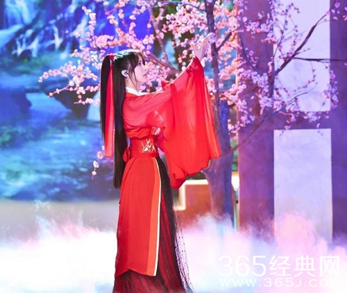 跨界歌王第三季第一期怎么没有李菲儿 片段被剪掉了吗