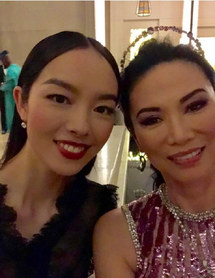 邓文迪刘雯孙菲菲合照，网友：三个优秀的女人