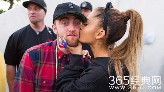 A妹被曝与男友分手，但仍然是朋友