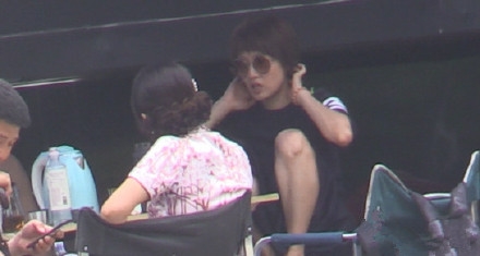 马伊琍全家探班文章，十分甜蜜