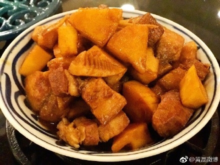 向往的生活2黄磊做的鲜笋烧肉是怎么做的