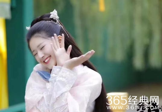 哦我的皇帝陛下洛菲菲结局死了吗为什么进监狱