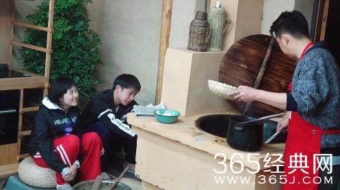 向往的生活2张子枫为什么叫彭昱畅是亲哥