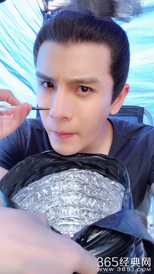 经超热成卷福，网友：点首凉凉就好了