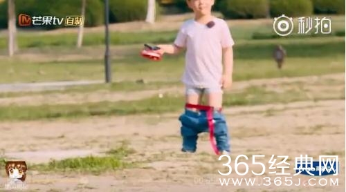 妈妈是超人3嗯哼放风筝突然裤子掉了是怎么回事