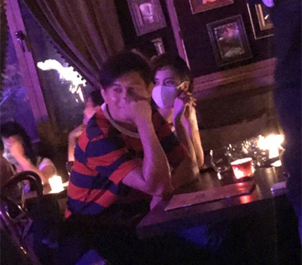 偶遇吴奇隆刘诗诗，画面超甜