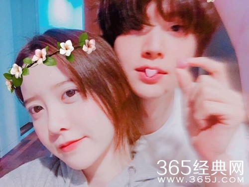 具惠善晒与安宰贤甜蜜合影，庆祝结婚两周年