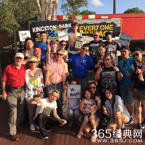 昆凌晒家人合照，其亮点是周杰伦的嘴巴