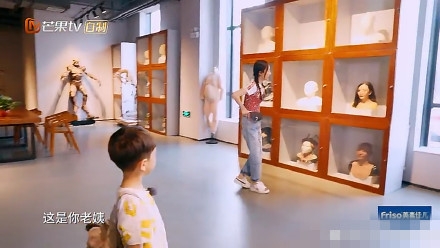 妈妈是超人3霍思燕为什么让嗯哼叫杨幂老姨 她们什么关系