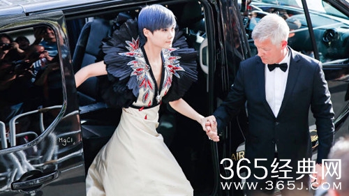 李宇春被传和外国人结婚?知道真相的我眼泪笑出来