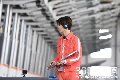 【综艺甜饼】第136期：《奔跑吧》范丞丞欧阳娜娜同龄，却有不同的待遇