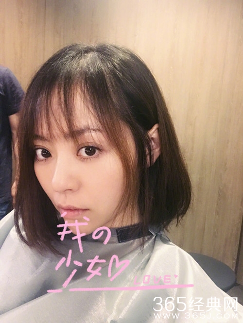 张靓颖新发型齐耳短发曝光，十分减龄