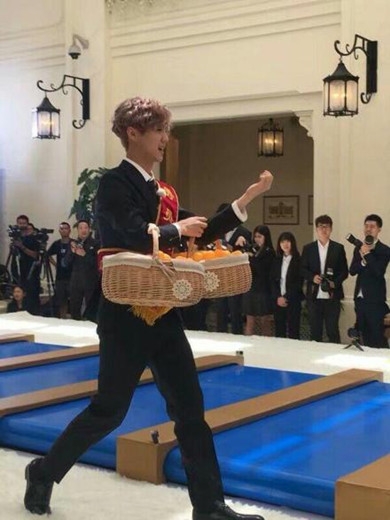 奔跑吧第二季天津欢乐谷录制路透照曝光