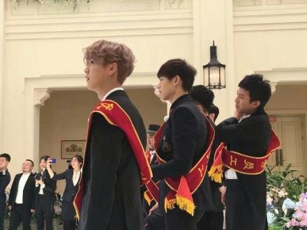 奔跑吧第二季天津欢乐谷录制路透照曝光