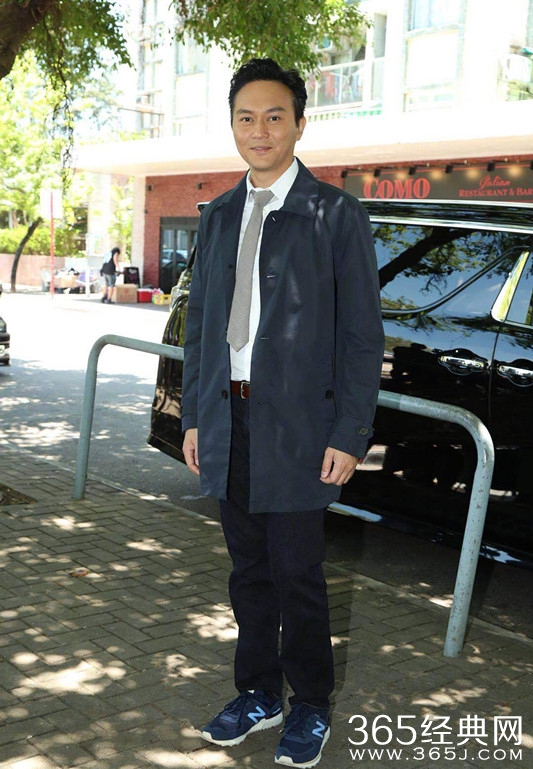 张智霖求婚拒跪地：男儿膝下有黄金