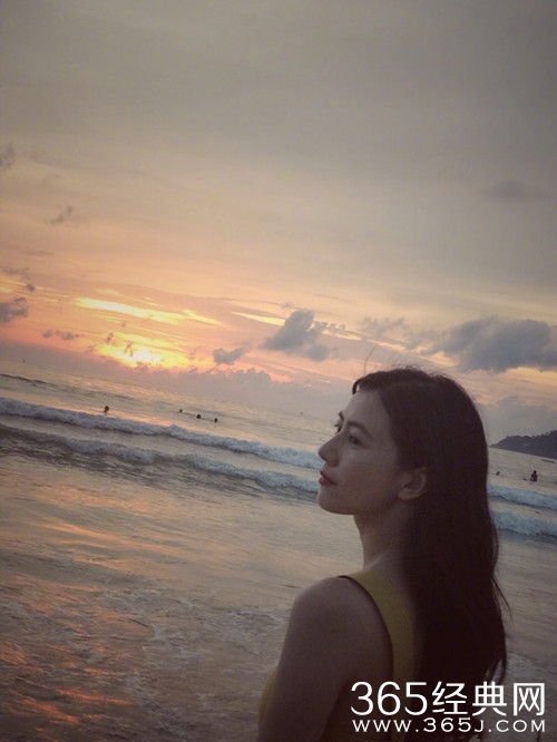 时隔四月，女神高圆圆终于更博晒美照