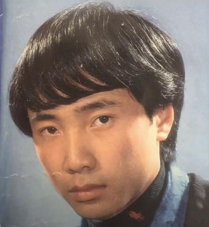 徐峥早年发型模特照曝光，发量惊人