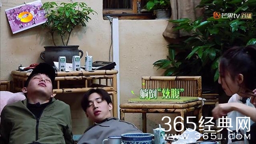 【综艺甜饼】第142期：为什么向往的生活黄磊做完饭后吃的却不多，难道并不好吃吗？