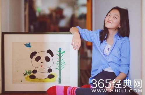 王菲近照曝光，其项链超吸睛，竟出自女儿李嫣之手