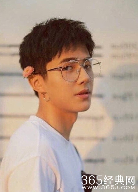 继吹雪后，雷佳音刘昊再撞造型