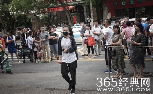 宋祖儿考场照曝光，略显疲惫