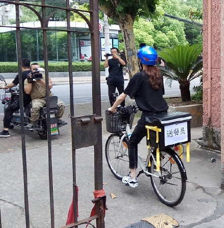 唐嫣送餐这是在录制什么真人秀节目