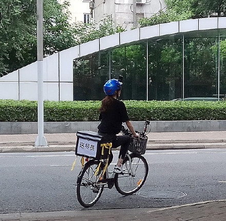 唐嫣送餐这是在录制什么真人秀节目