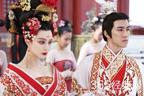 【就是个水槽】第104期：《萌妃驾到》开播，这些年的古装剧中的女装流行你注意到了吗？