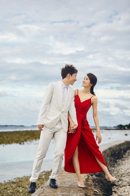 韩天宇刘秋宏婚纱照曝光，十分浪漫