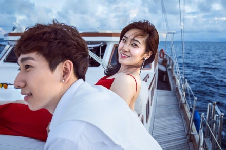 韩天宇刘秋宏婚纱照曝光，十分浪漫