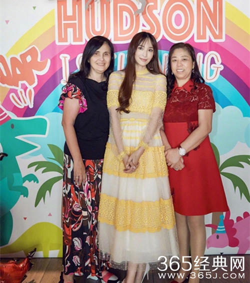 吴佩慈纪晓波为儿子庆生，现场气氛融洽