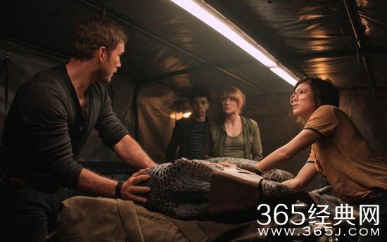 【侃侃殿影】第112期：侏罗纪世界2，恐龙纪元震撼回归