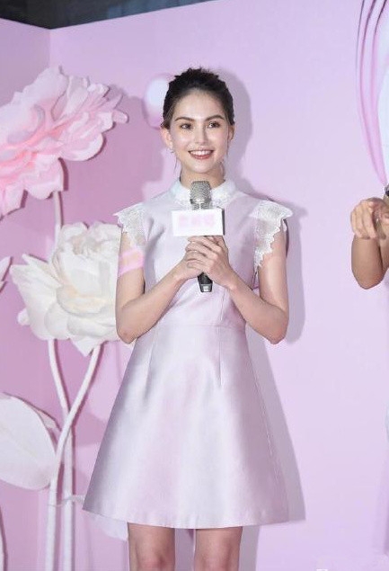 昆凌避生第三胎：现在一男一女刚好