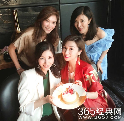 李嘉欣姐姐近照曝光，与妹妹颜值相差甚远？