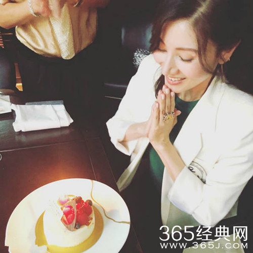 李嘉欣姐姐近照曝光，与妹妹颜值相差甚远？