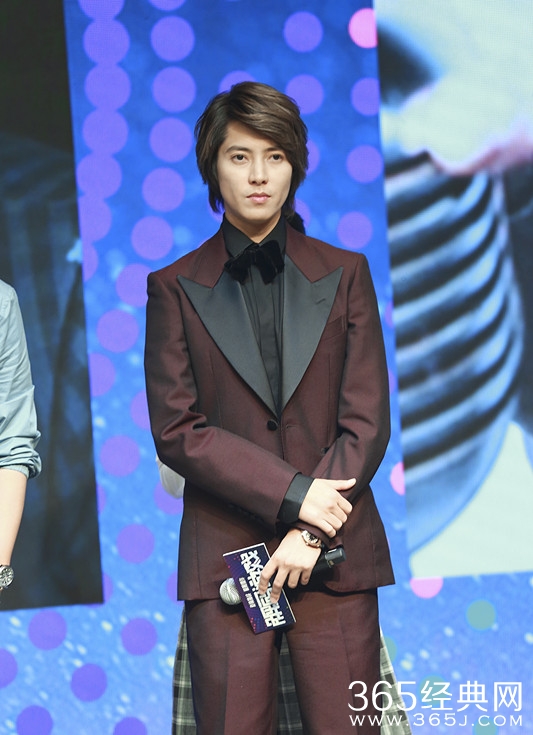 韩庚山下智久互让C位，山p现场秀东北话