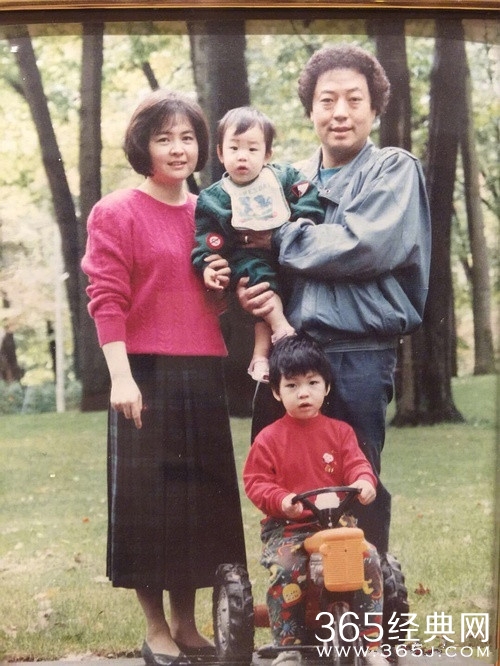 刘宪华童年旧照曝光，网友：从小皮到大