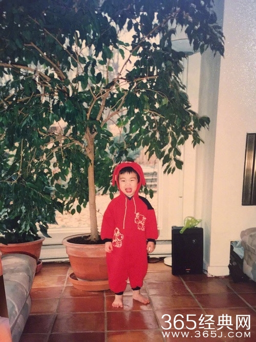 刘宪华童年旧照曝光，网友：从小皮到大
