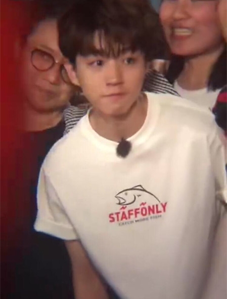 《中餐厅2》宣布杀青，王俊凯不舍落泪