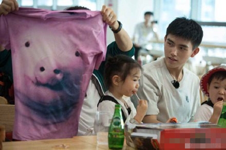 【综艺甜饼】第154期：比《爸爸去哪儿》更精彩，18岁陈飞宇成奶爸