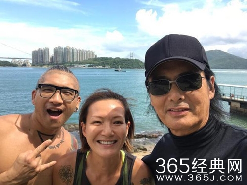 卢巧音偶遇周润发，发哥依旧大佬范十足