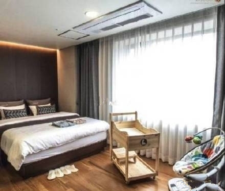 秋瓷炫产后得肺炎，目前已康复出院