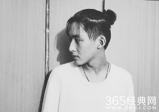 明日之子第2季毕冉是红花会的成员吗