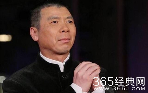 冯小刚在机场和女服务员理论原因曝光