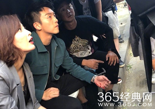 郑恺拍戏意外受伤 其第一反应被赞敬业