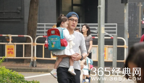 刘恺威回应杨幂很少陪女儿