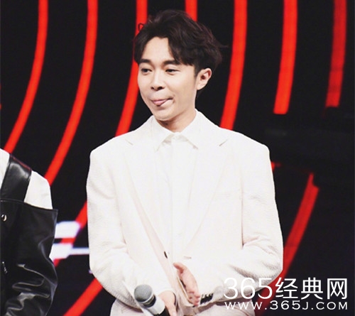 明日之子2苏打绿主唱吴青峰首谈休团，自称撑不下去了