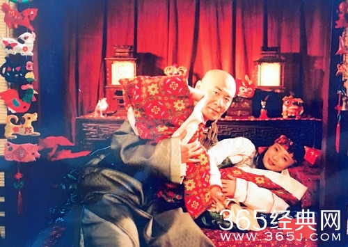 陈建斌首晒二胎正脸照 一家四口超温馨